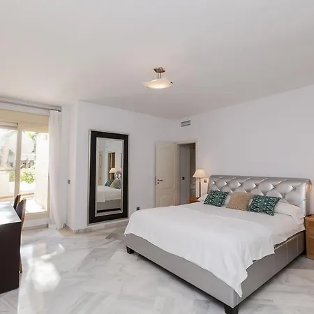 Fuente Aloha Apartamento *